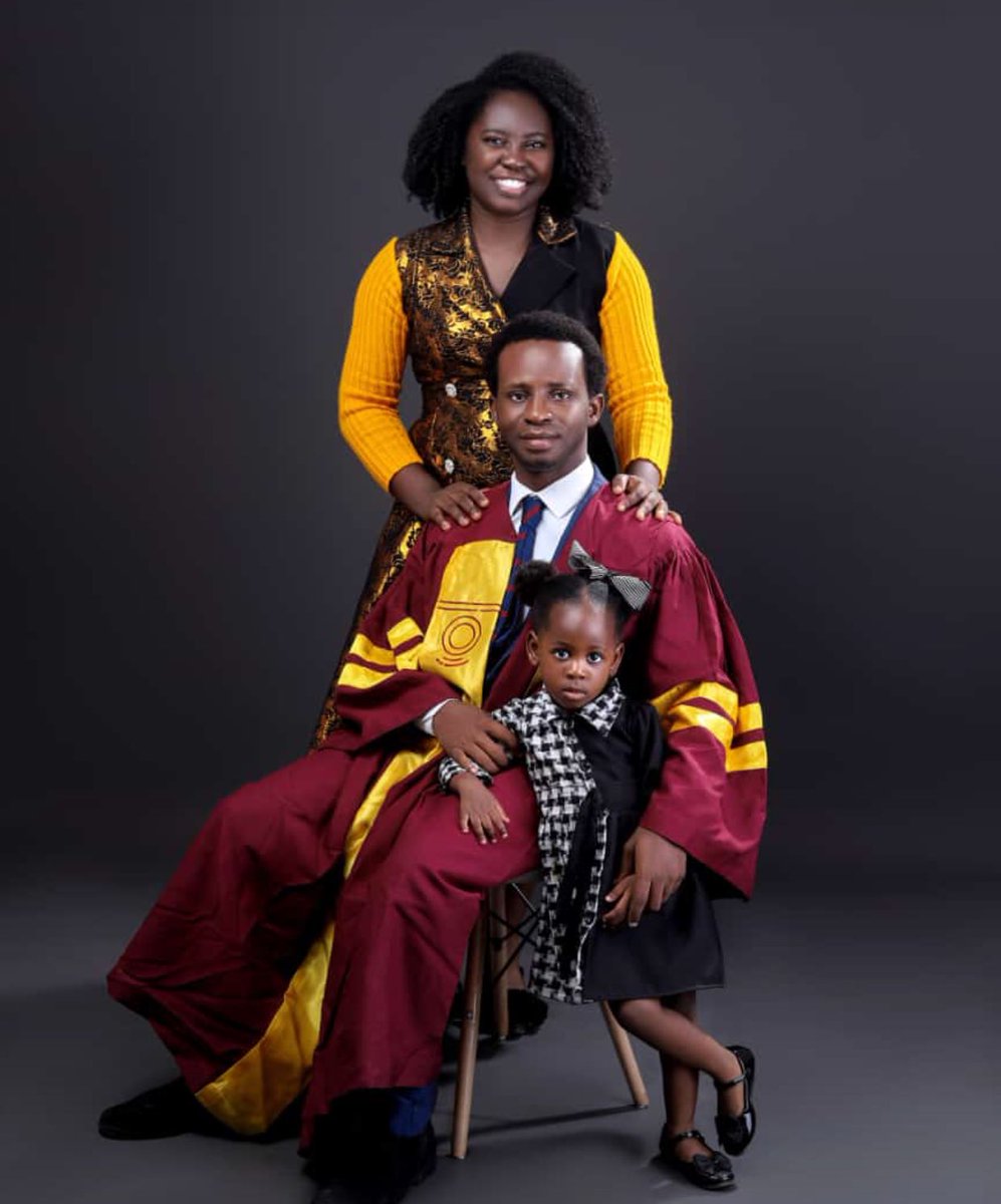 Omolola_Sterlin's tweet photo. The OLUJOBIs
Beautiful family โค๏ธโค๏ธ
#faithtrybe #happybirthday #happyconvocation https://t.co/bny1jAZuYm