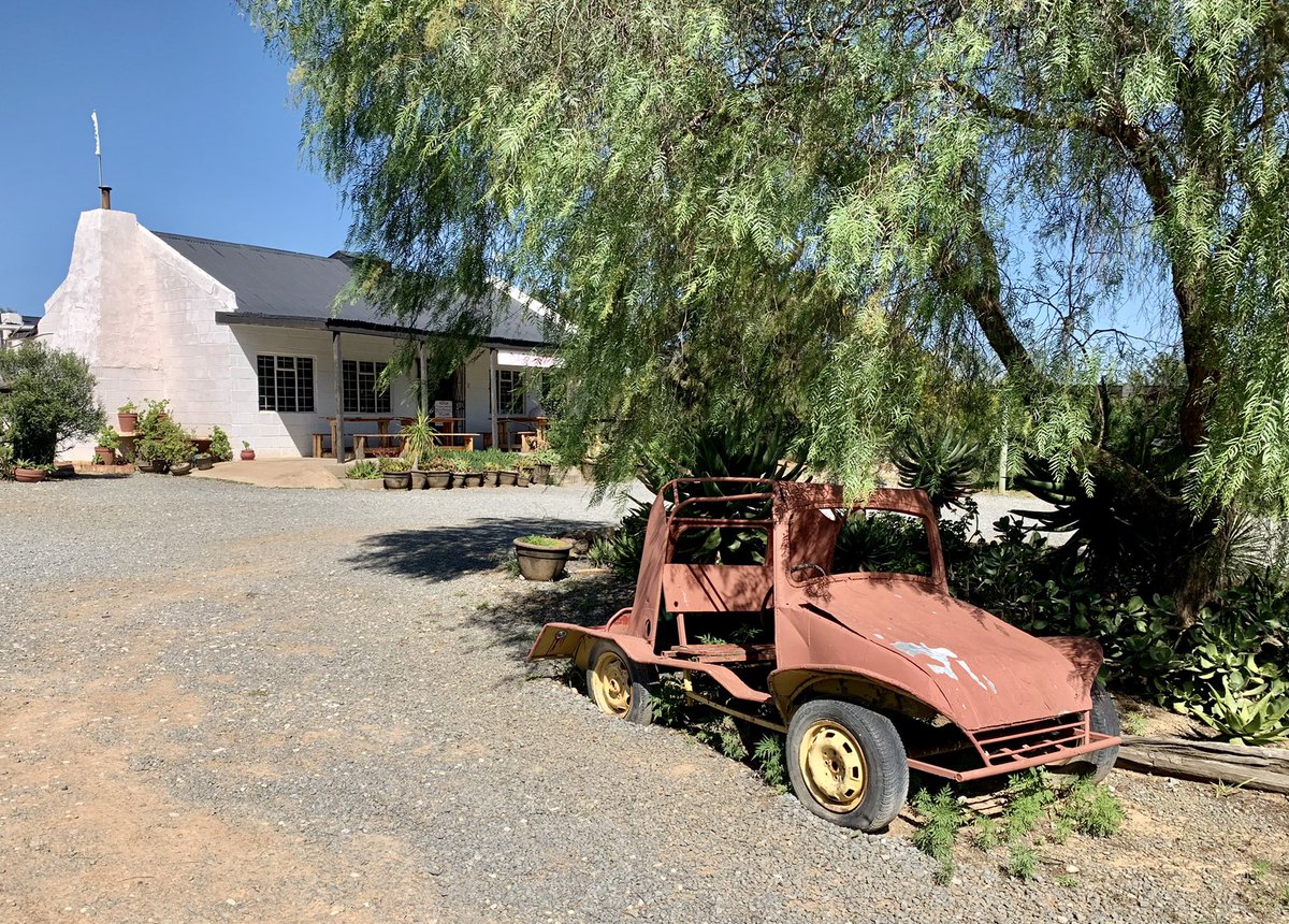AJOpperman's tweet photo. Daggaboer-padstal tussen Cradock en Cookhouse.
#daggaboer #padstal #farmstall #cradock #cookhouse https://t.co/TRH3IXbHtl