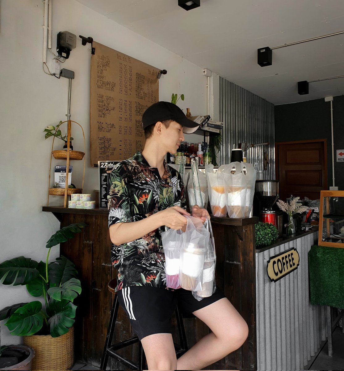 เป็นคนธรรมดา....ที่ใช้ชีวิตอย่างมีความสุขก็พอแล้ว. 🖤

#คําคม #คําคมความรู้สึก #คําคมชีวิต #แคปชั่น #แคปชั่น2022 #แคปชั่นทะเล #แคปชั่นความรู้สึก #แคปชั่นตลก #แคปชั่นธรรมชาติ #แคปชั่นน่ารัก #แคปชั่นภาษาอังกฤษ #แคปชั่นอ่อย #แคปชั่นเด็ด #แคปชั่นโดนๆ #แคปชั่นเสี่ยว #ธรรมชาติ