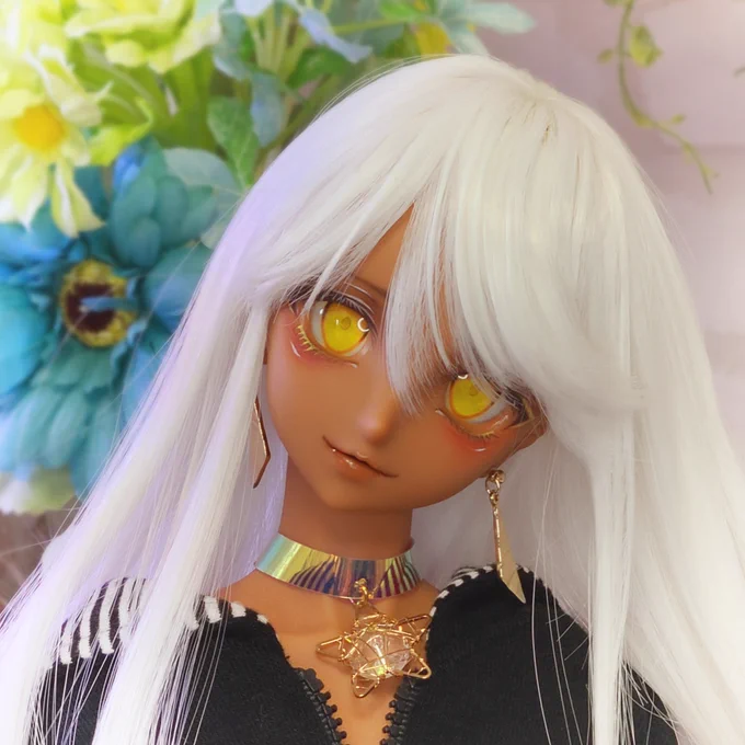アンシーちゃん久し振りに見たらかわいいな。この子もウィッグと服作って名前つけてあげたい。エキゾチック魔法使いの衣装とかにしたい。 