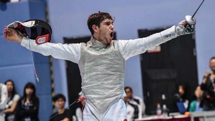 El deporte más cercano, con <a href="/danialvarezvi/">Dani Álvarez</a> 

🥉🤺  El deportista madrileño Carlos Llavador (<a href="/llava92/">Carlos Llavador</a>) ha ganado este fin de semana el bronce en la Copa del Mundo de Esgrima en París, ¡enhorabuena!