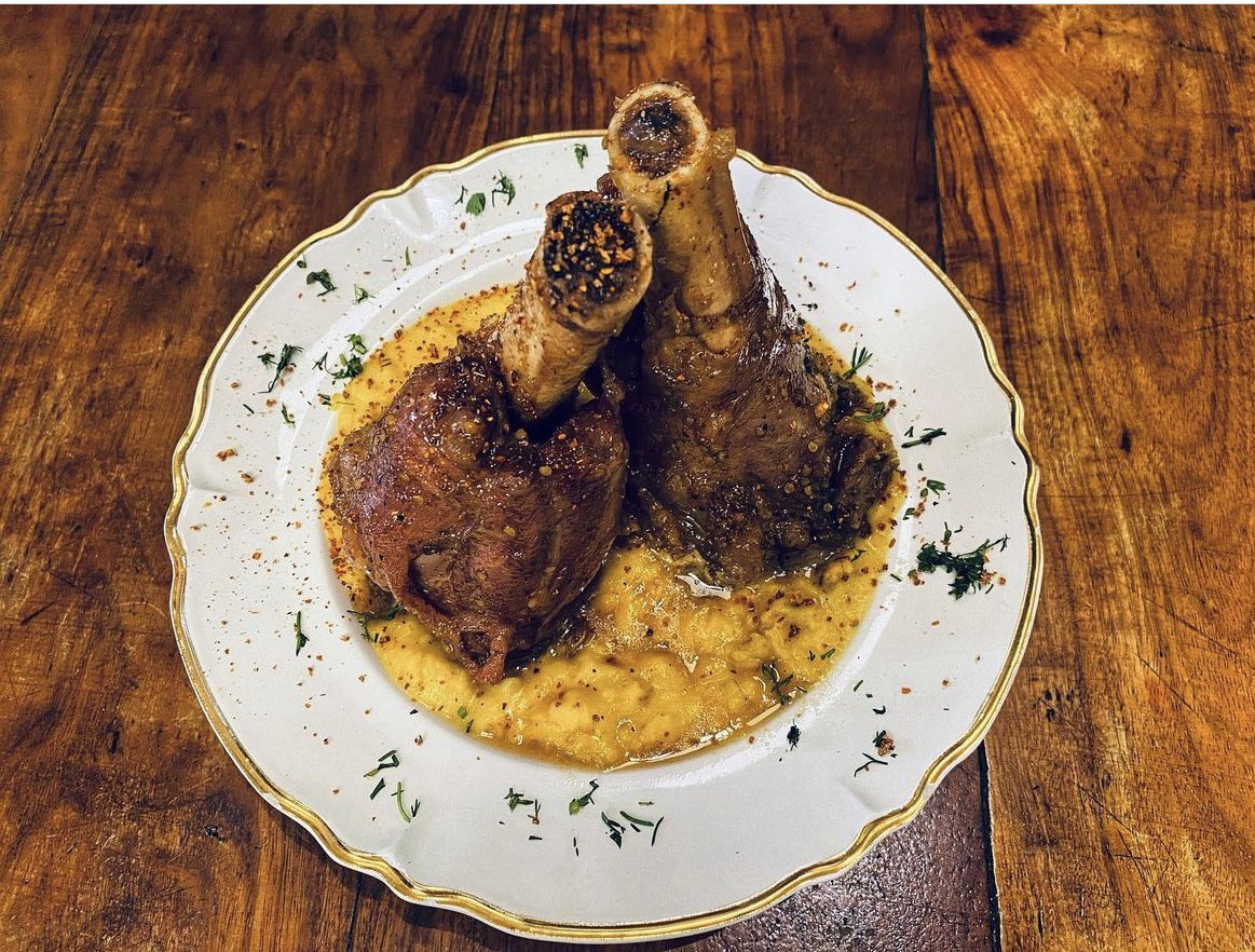 sumercecomapapa's tweet photo. Osobuco con reducción de lulo y panela en un irresistible cremoso de papa criolla #restaurant #sumerce #pornfood https://t.co/JGSTCxPHh8