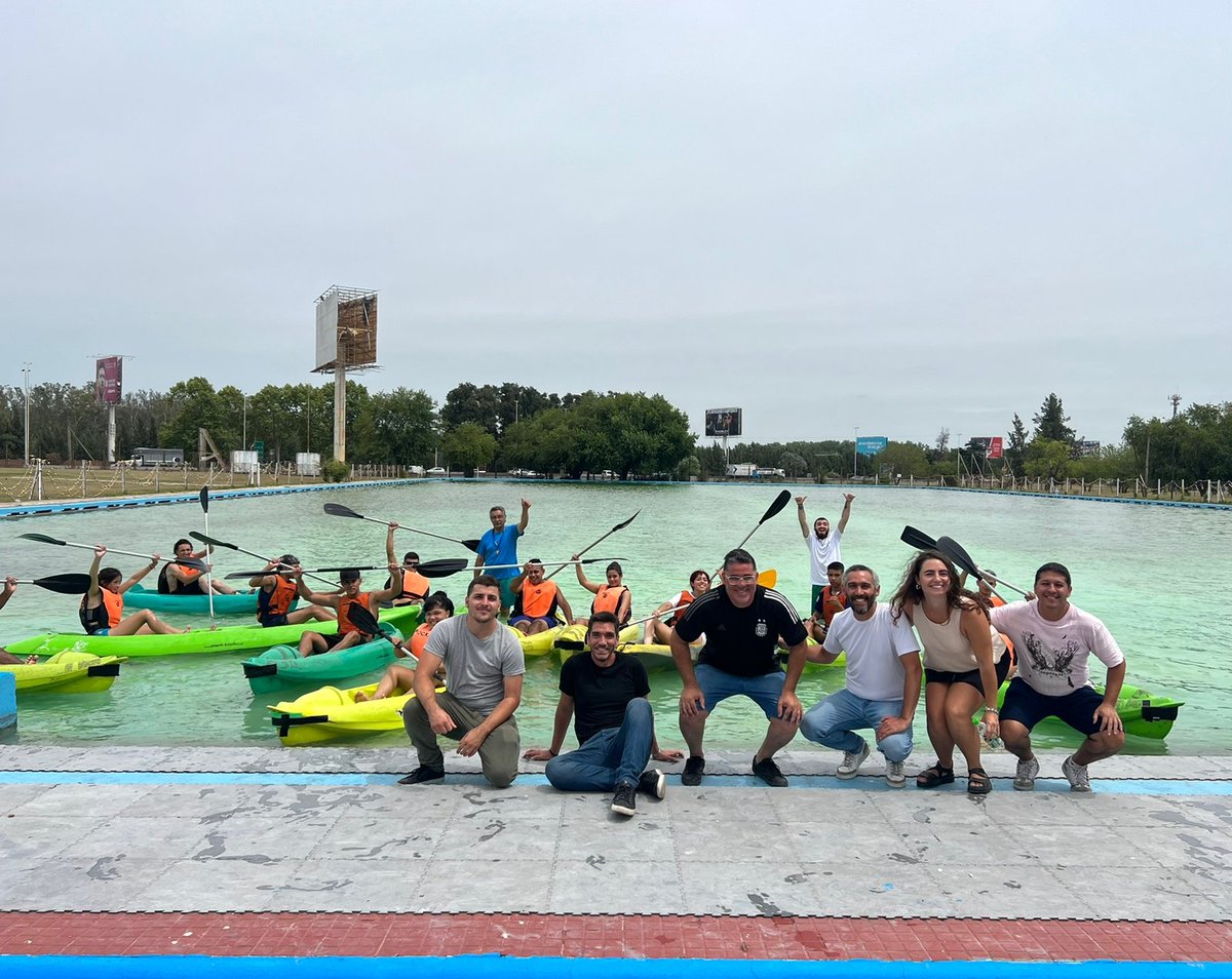 TurDepAR's tweet photo. El subsecretario Sergio Palmas visitó la colonia de vacaciones del #CeNaDe, donde asisten cada día 1000 niños, niñas y adolescentes. ☀️
👉 https://t.co/gVFRJSKZRo
#PrimeroLaGente 🇦🇷 https://t.co/3RgeqGuuDF