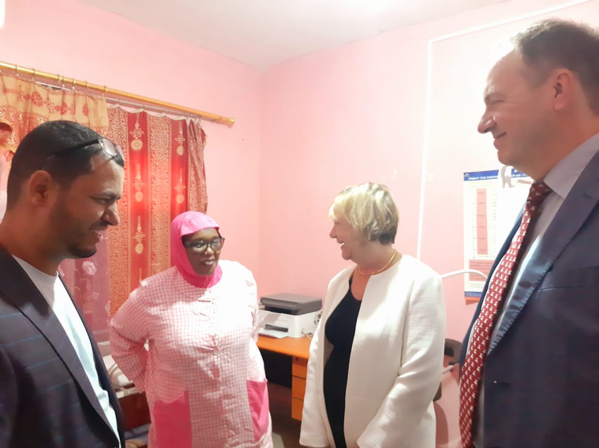 EnabelRim's tweet photo. Visite conjointe de l'Ambassadeur de la 🇧🇪 @VeroniqueBPetit et du Chef de Coopération @JDewerpe de @UEMauritanie à la maternité du centre de santé #Sebkha en🇲🇷
Renforcer l’offre de soins pour faciliter l’accès des mauritaniens aux services de santé https://t.co/mE0FlrYh8o