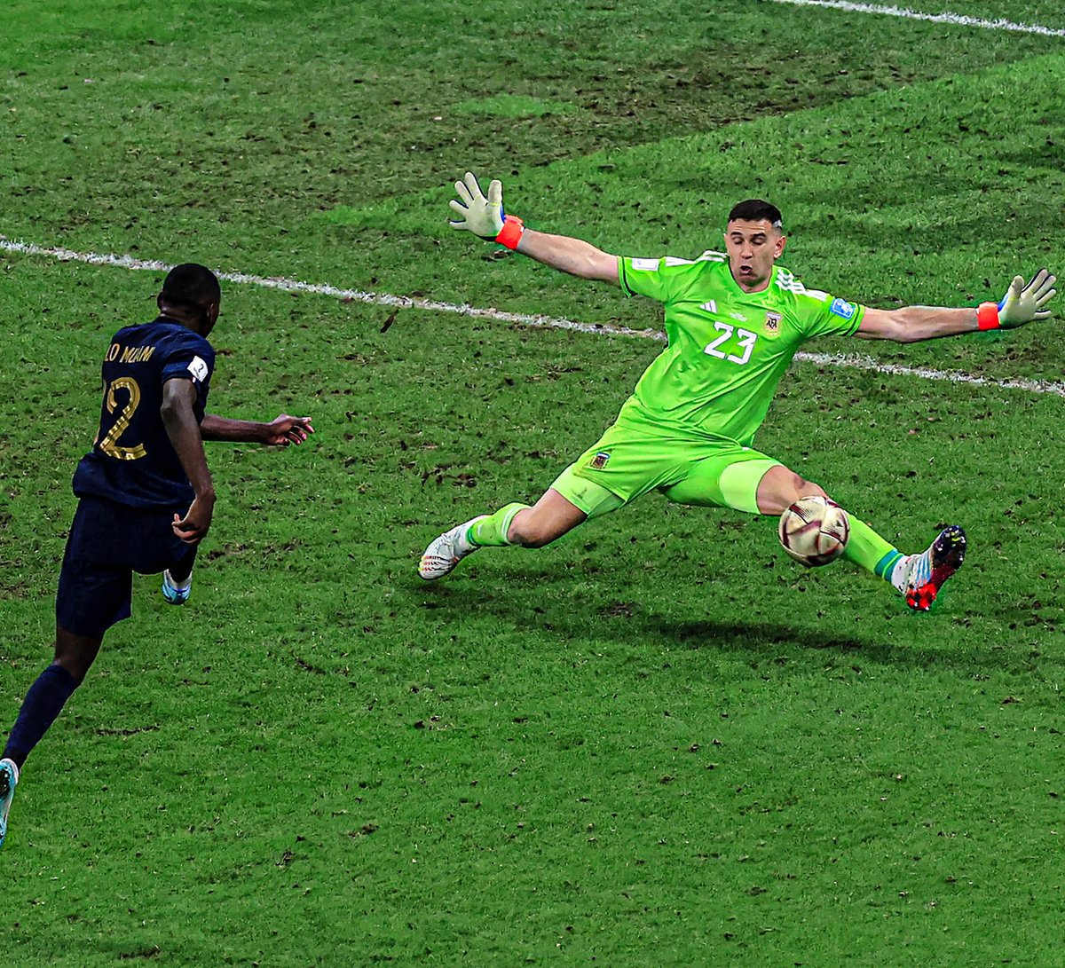 goal's tweet photo. One month ago, Emi Martinez made the biggest save in football history 🇦🇷 https://t.co/l3hnmjFuLx