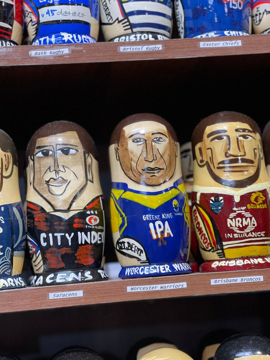 Mcossalifrancis's tweet image. In Prague and stumbled across a Russian doll shop that sold these figures of every football and rugby club I’ve ever heard of from all corners of the world. Quite an amazing place. Couldn’t not snap a picture of these two rugby clubs in particular. #COYW #Wasps