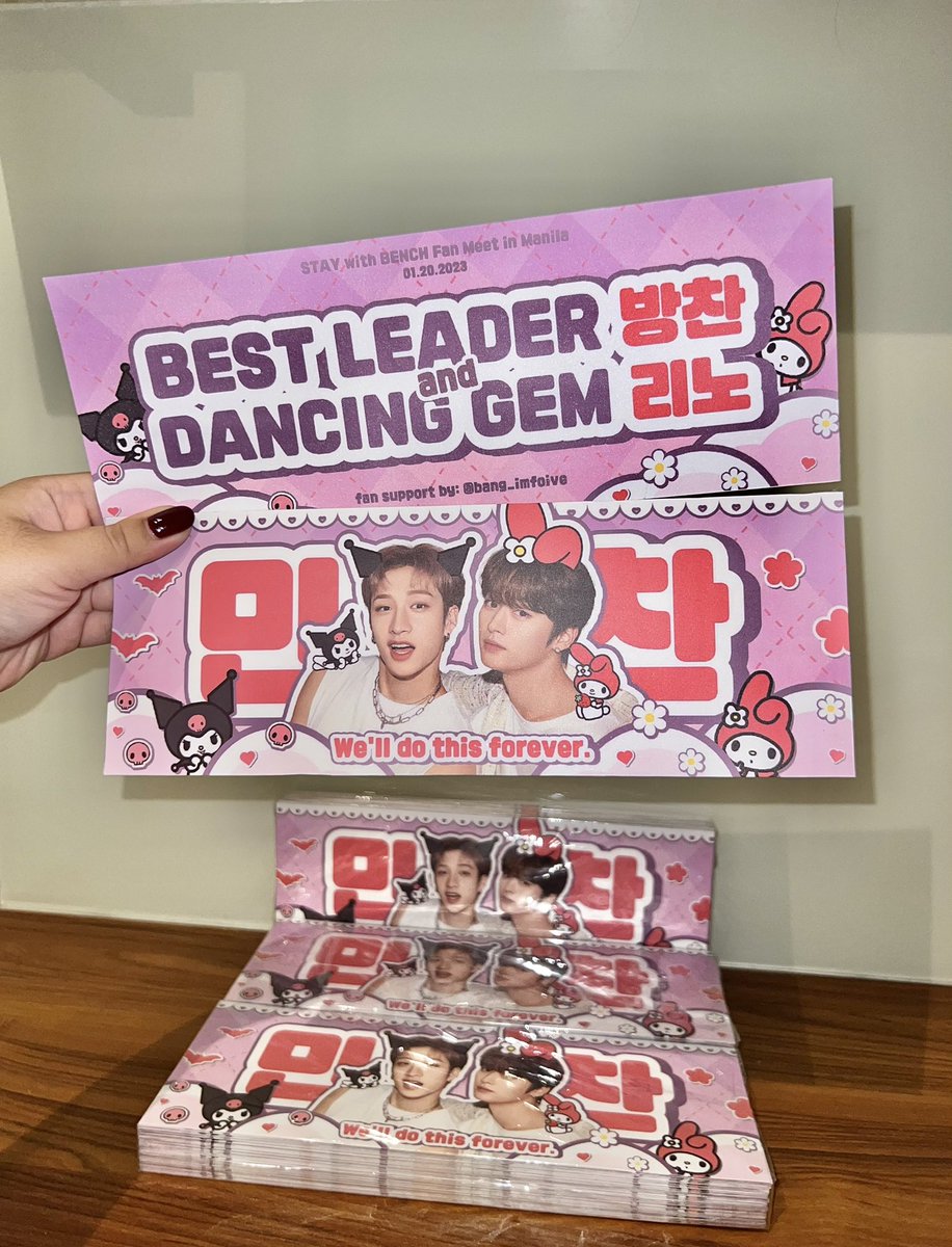 bang_imfoive's tweet photo. MINCHAN fan support project for #BENCHxSTRAYKIDS by @bang_imfoive 🤍

ready for 20th! here are the banner previews! ++some hyunjin&amp;in freebies c/o my mom haha~ i’ll be in station 1: SB inside MOA arena starting @ around 1/2pm!

#SKZFMerchCorner #StayWithBENCH #StrayKidsxBENCH https://t.co/0hm96zC6QP