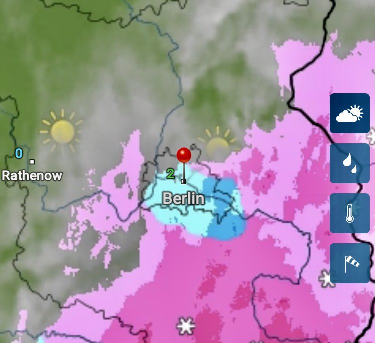 wschroll's tweet image. Visualization of urban micro climate as it is raining today at heat island #Berlin (blue). While it is snowing in the surroundings (pink). Building isolation can save a lot of energy. 
#MicroClimate
#Waermeinsel