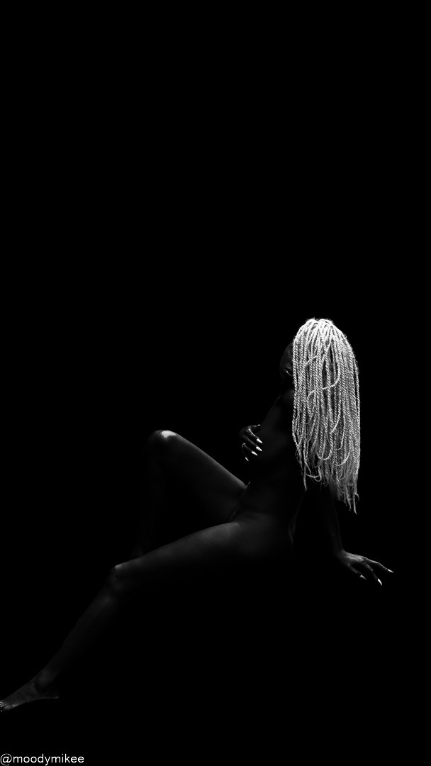 moodymikeee's tweet photo. Emergence. 1/2 ft. @Denasha_bre &amp; Hair by @HairAggie 
#MoodyMikee #streetmeetdc #moodygrams #blackandwhitephotography #photography #blackart #blackartist https://t.co/6ykVZ53uFU