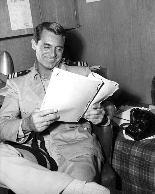 Cary Grant turns 119 today. I can’t think of an actor I enjoyed watching more than Archibald Alec Leach, on the set of #OperationPetticoat.