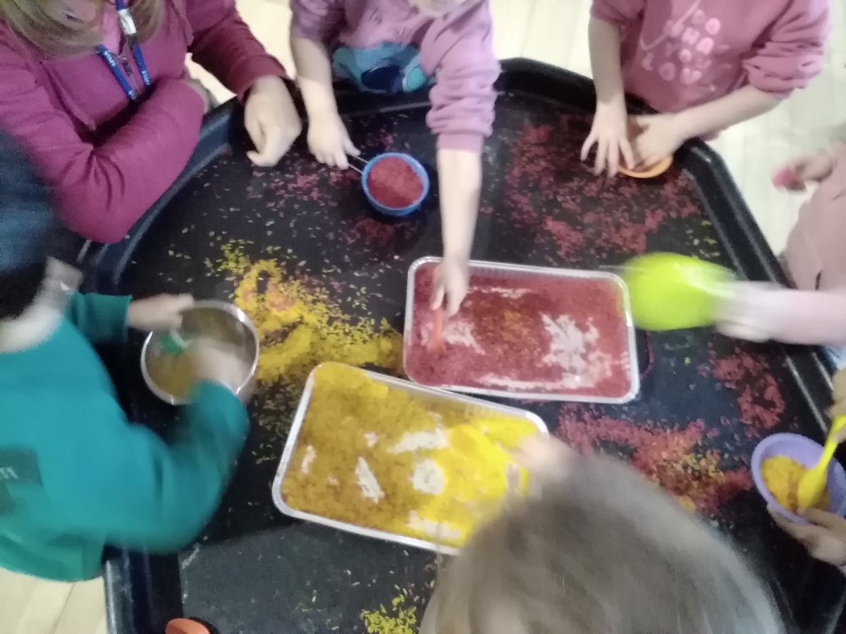 Our tuff tray this week has had red and yellow rice for children to explore. They were able to develop their skills of scooping and pouring and recall their knowledge with the concept of full and empty. 
stalbans-cc.co.uk