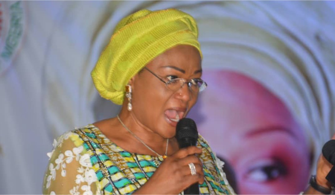 Reject my husband if he fails to perform in four years, says Tinubu’s wife

gazettengr.com/reject-my-husb…