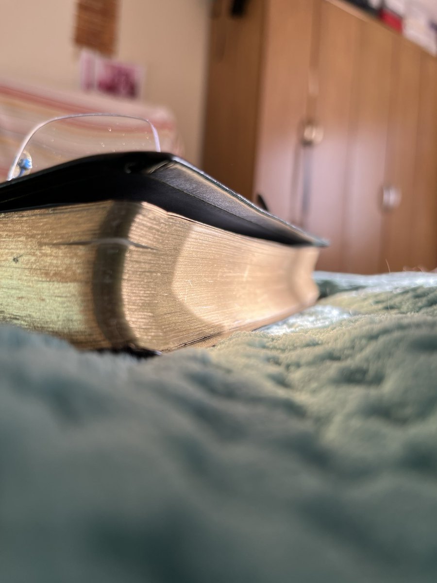 ¿Con que propósito Salomón construiría el Templo? ¿A quienes debo buscar cuando quiero hacer algo para Dios? Lee 2 Crónicas 2 y responde estas interrogantes. #Reavivados