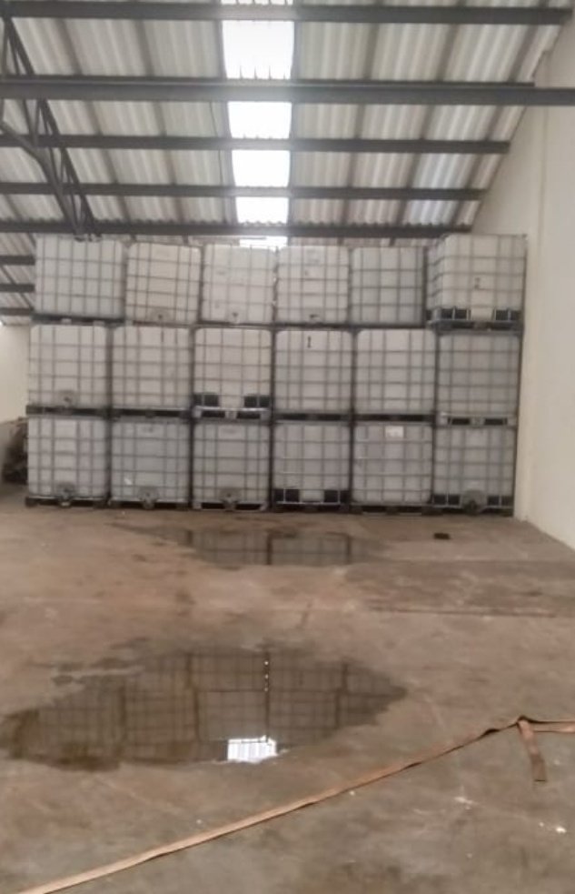 _TheHawker's tweet photo. We've loaded and offloaded empty tanks (kuhamisha) .. mshahara ksh500 plus kufyeka.
Asante sana follower Aliniconnect...

Now nmepata Dm ya job ya ksh300 daily na challenge nimepewa ni kutafuta audience/followers.

I know it's very possible. Naomba retweets na followers please 3 https://t.co/eDgepwuhnm