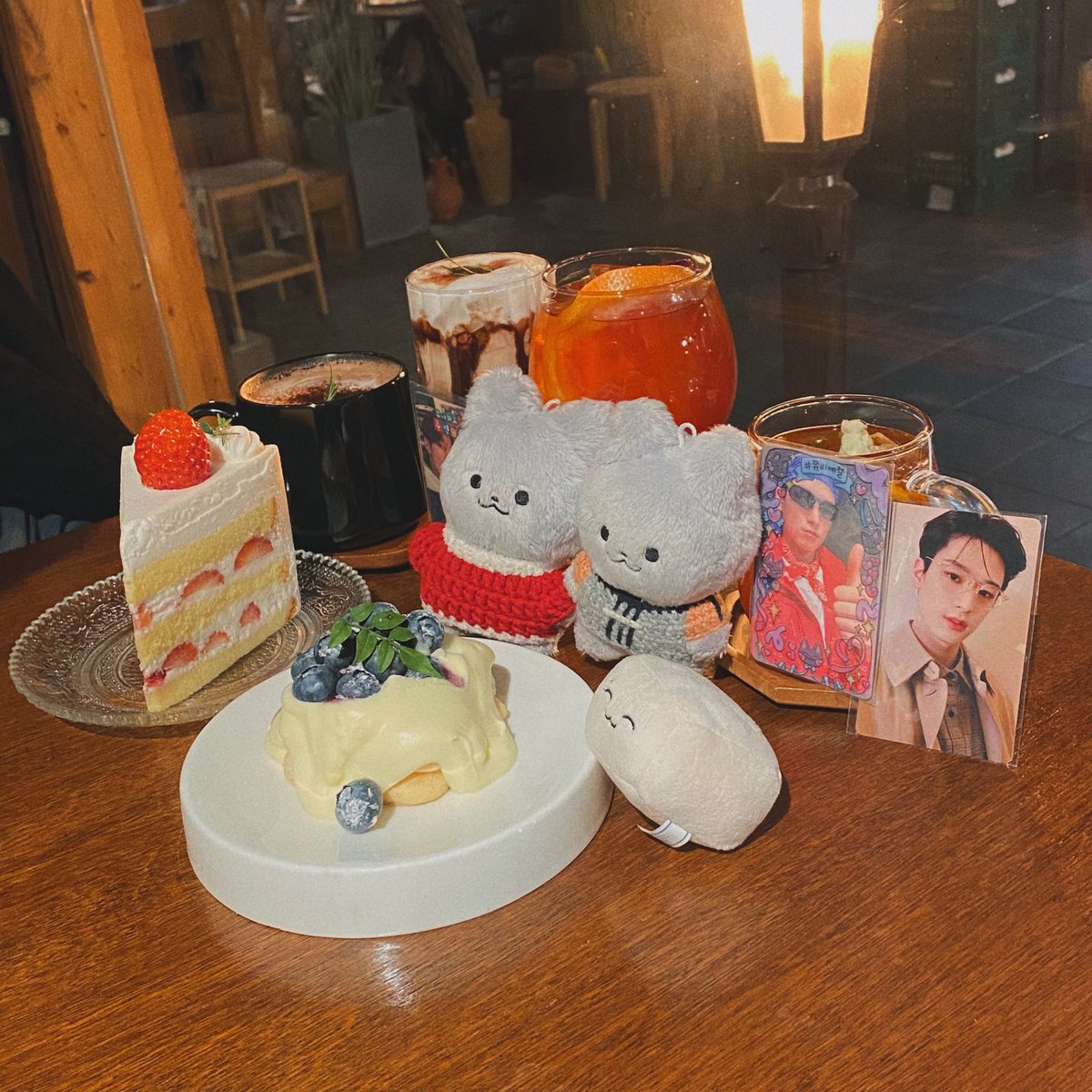 juuyeonS2ver's tweet photo. 주냥이동창회
feat. 어��너구리 https://t.co/L7hSvQRHXy