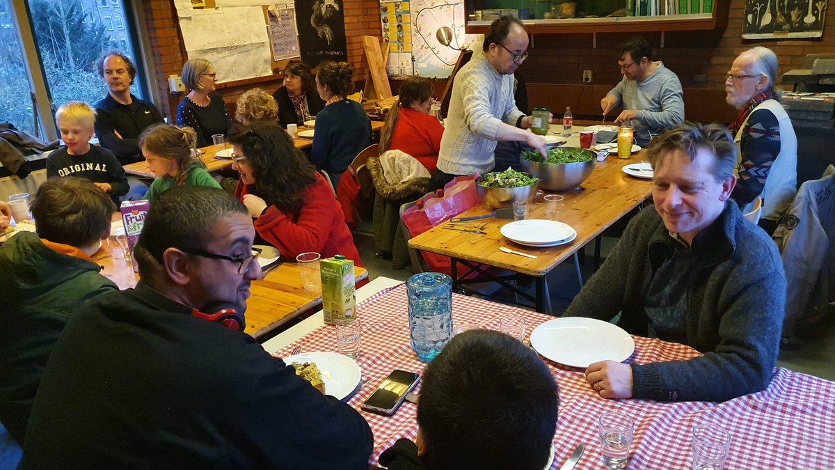 🍛 Zondag 22 januari is er weer een Spoortuinmaaltijd. Hartverwarmende vegetarische pompoencurry met apple-cranberry crumble toe. Aanmelden via spoortuinmaaltijd@gmail.com. Wees welkom!