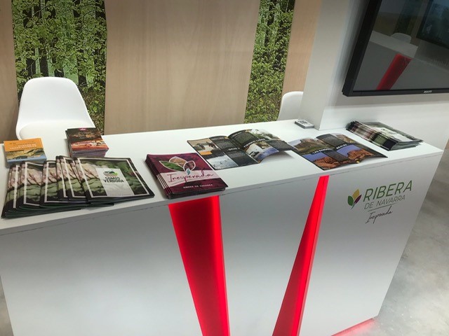 Ya estamos en <a href="/fitur_madrid/">FITUR</a>  en el Stand de #Navarra   promocionando el turismo en la Ribera de Navarra. 

Si estás por aquí no pierdas la oportunidad de acercarte y conocer un poco más nuestra #RiberaInesperada.

#Fitur2023 #visitnavarra #Navarraotroturismo #riberadenavarra