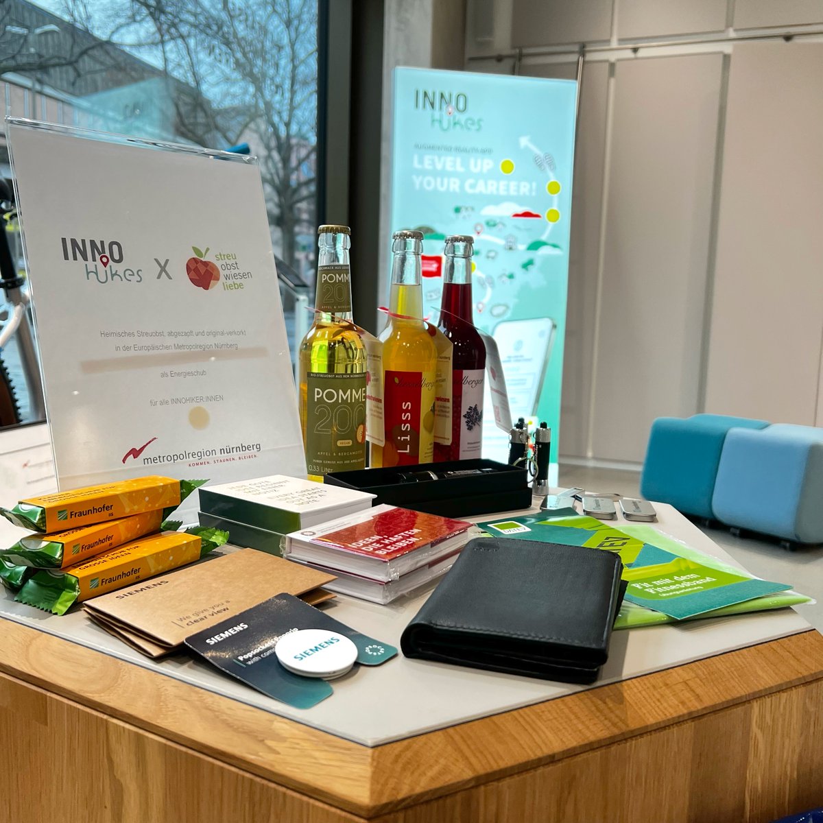 InnoHikes's tweet photo. Du brauchst etwas Motivation um deine Erkundungstour durch die Innovationen der Metropolregion fortzusetzen?

➡️  dann ab ins JOSPEHS Nürnberg! Hol dir direkt vor Ort deinen erspielten Energieschub, deine Basisausrüstung oder dein Top-Equipment ab! 🎒 https://t.co/jyQx0dpGeN