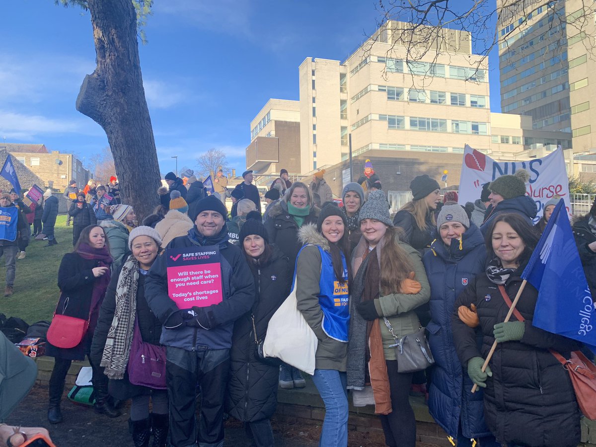 Huge respect and good wishes to our nursing colleagues on the freezing picket line today. Thanks for everything you all do, tirelessly for your patients, day in day out. #fairpay #safestaffing is what’s needed. You have my support!!