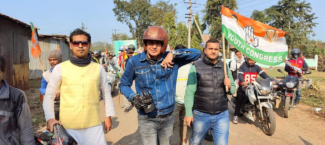 bhola_congress's tweet photo. भाजपा की राजनीति का स्तर इतना नीचे गिर गया है  आज त्रिपुरा में त्रिपुरा प्रदेश कांग्रेस कमेटी के प्रभारी जमशेदपुर के पूर्व सांसद डॉक्टर अजय कुमार जी पर भाजपा के गुंडे द्वारा जानलेवा हमला किया गया मैं भाजपा और उनके दो कौड़ी के गुंडों को बता दूं कि डॉ अजय कुमार बब्बर शेर है https://t.co/hOWAkQudGm