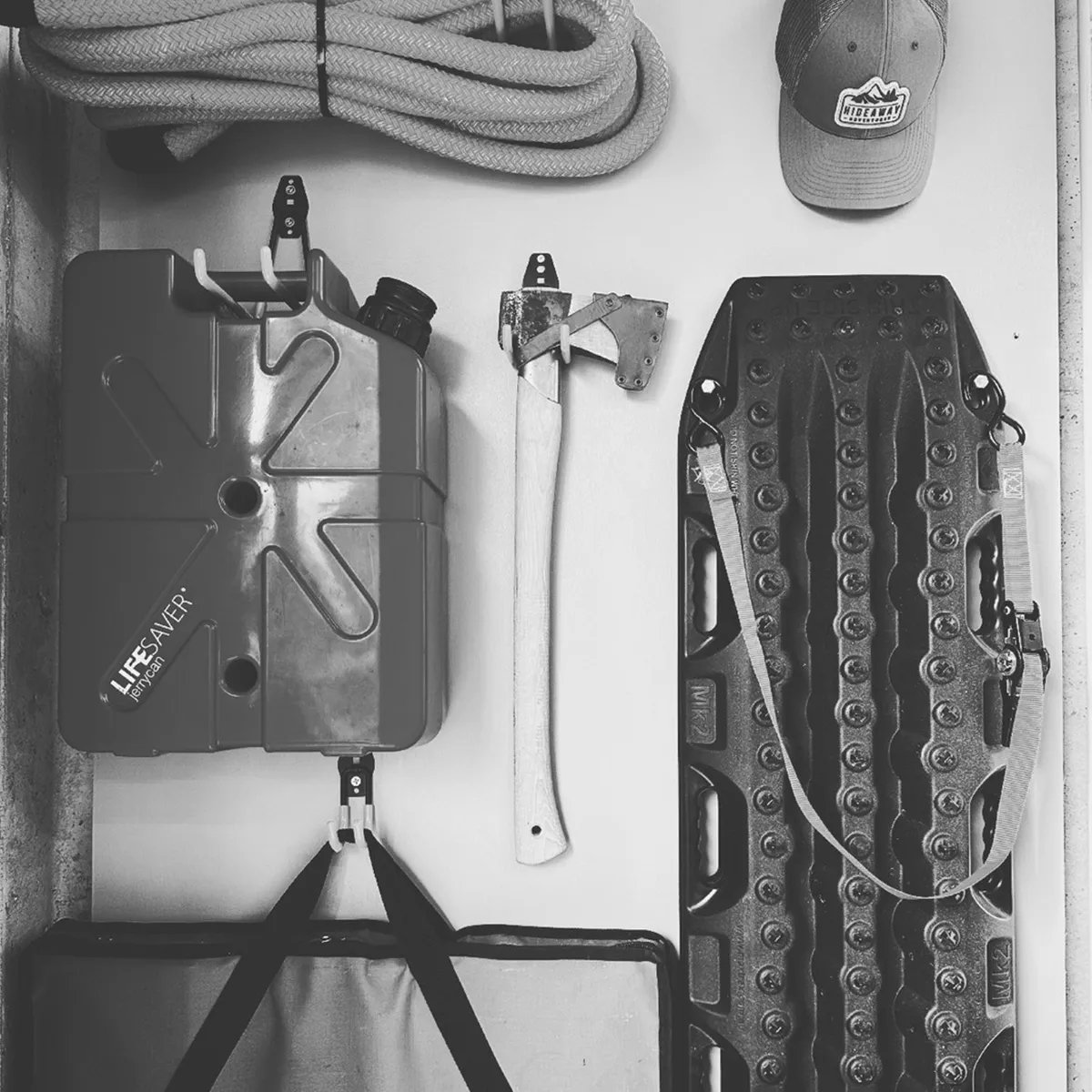 OutikWear's tweet photo. Getting ready for another overlanding adventure in the great outdoors.
๐ฒ๐ฒ๐ปโบ๏ธ๐ฅ๐ฒ๐ฒ
#overland #overlander #4x4 #offroad #mudding #trails #offroading #hideaway #travel #nature #outdoors #naturelovers #outdoorlovers #campinglife #camping #toyota #jeep #tractionboards #winches https://t.co/vugCGyQI7i