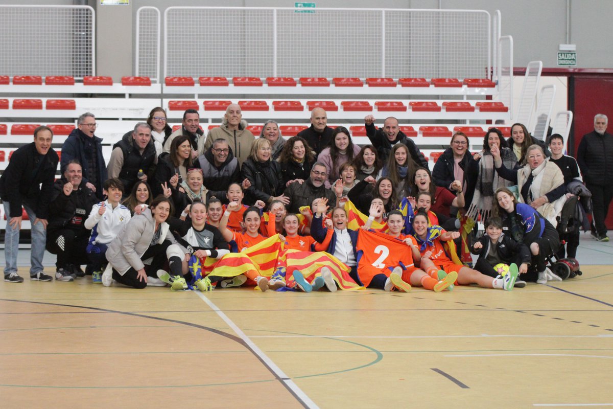 FFCV_info's tweet photo. | SELECCIÓ |

            🔥 ESTEM EN SEMIFINALS 🔥

5️⃣ Selecció Valenciana Valenta sub19
                     🆚 
1️⃣ @fcf_es
  
📝 Crónica ➥https://t.co/fEle0PrMtf

#SomValenciana🔹🔸❤️ https://t.co/jp82AvVHyh