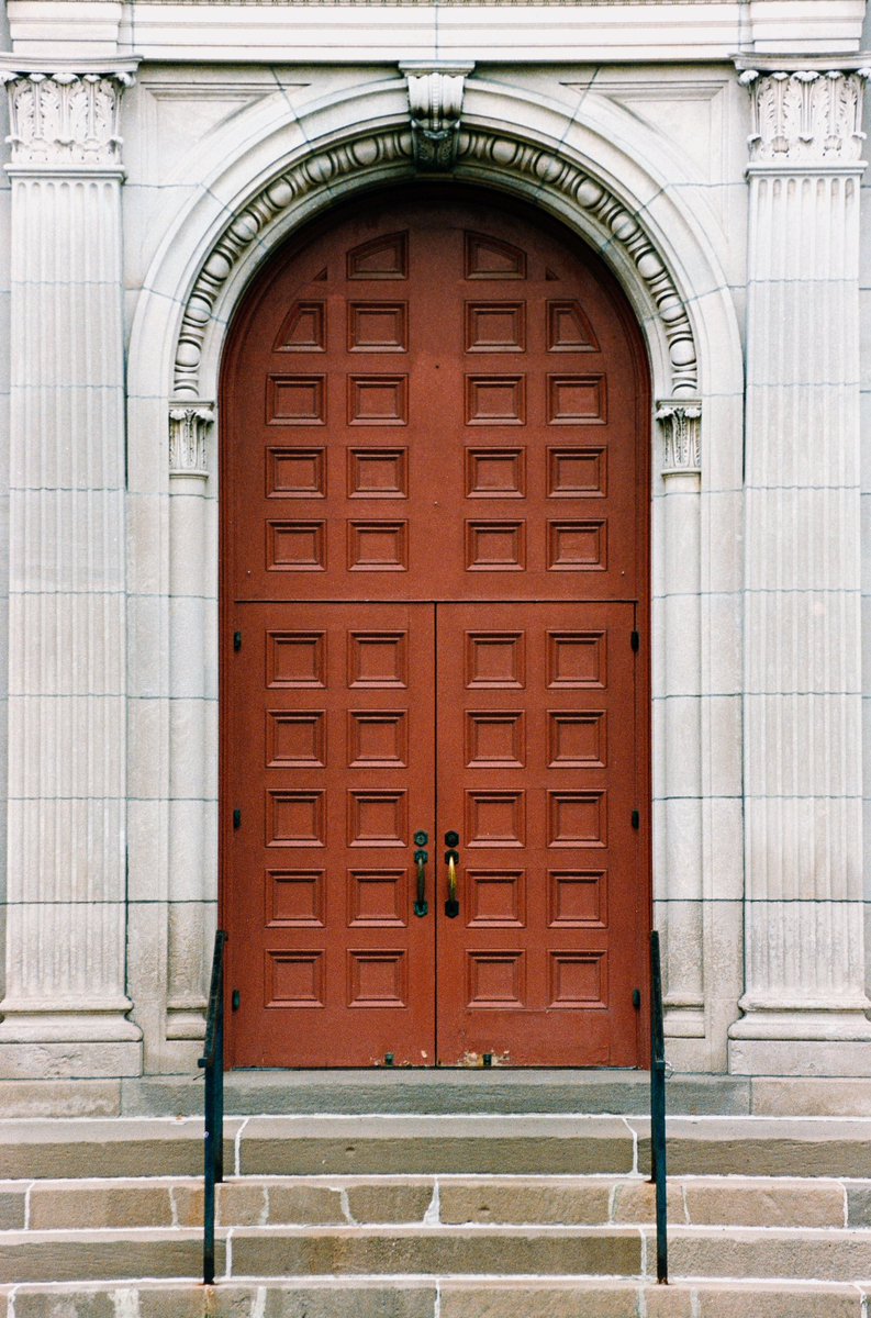 HBone76043154's tweet photo. The one door I never enter
#filmphotography https://t.co/uMteMmEY5t