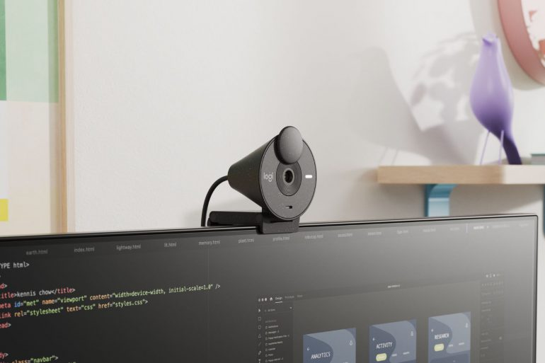NaperMedia's tweet image. 🖥️ @Logitech presenta un'elegante serie di webcam ad alta risoluzione con correzione automatica dell'illuminazione per mostrarsi sempre al meglio in ogni #videocall🔝

Scopri di più 👉 napermultimedia.it/logitech-prese…

#Logitech #personalWorkspace #VideoCollaboration #Brio300 #Brio305
