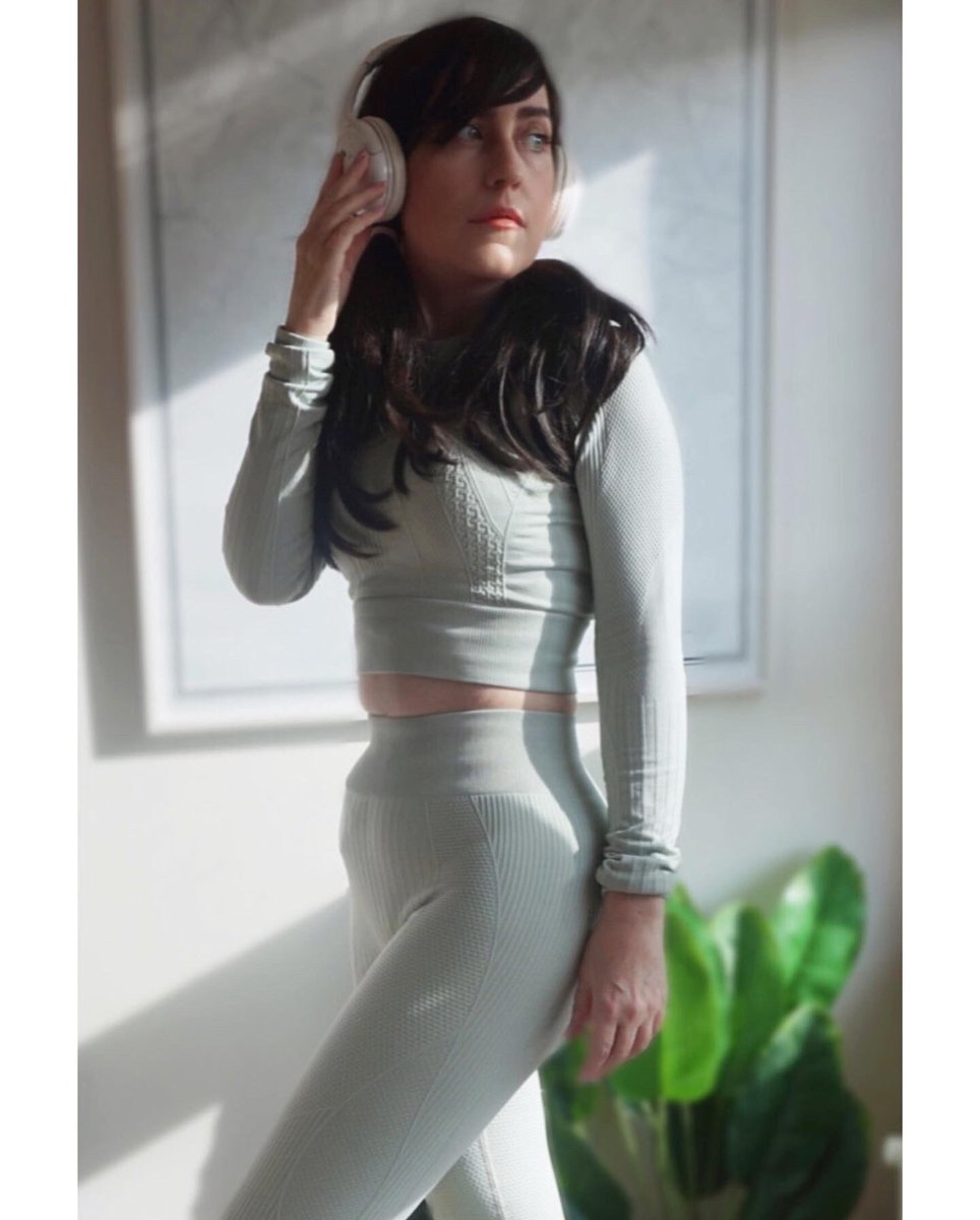 SandraMiau1876's tweet image. Enamorada de este conjunto de @prozisofficial  🧘🏻🤸🏽
¿Qué os parece este color? 💔🙈

Top
👉🏻 prozis.com/w1YV

Legging
👉🏻 prozis.com/w1Z5

#prozis #exceedyourself #xskin #legginslove #leggings #prozisespana #prozisespaña #leggingfitness #leggingaddict #leggingsport