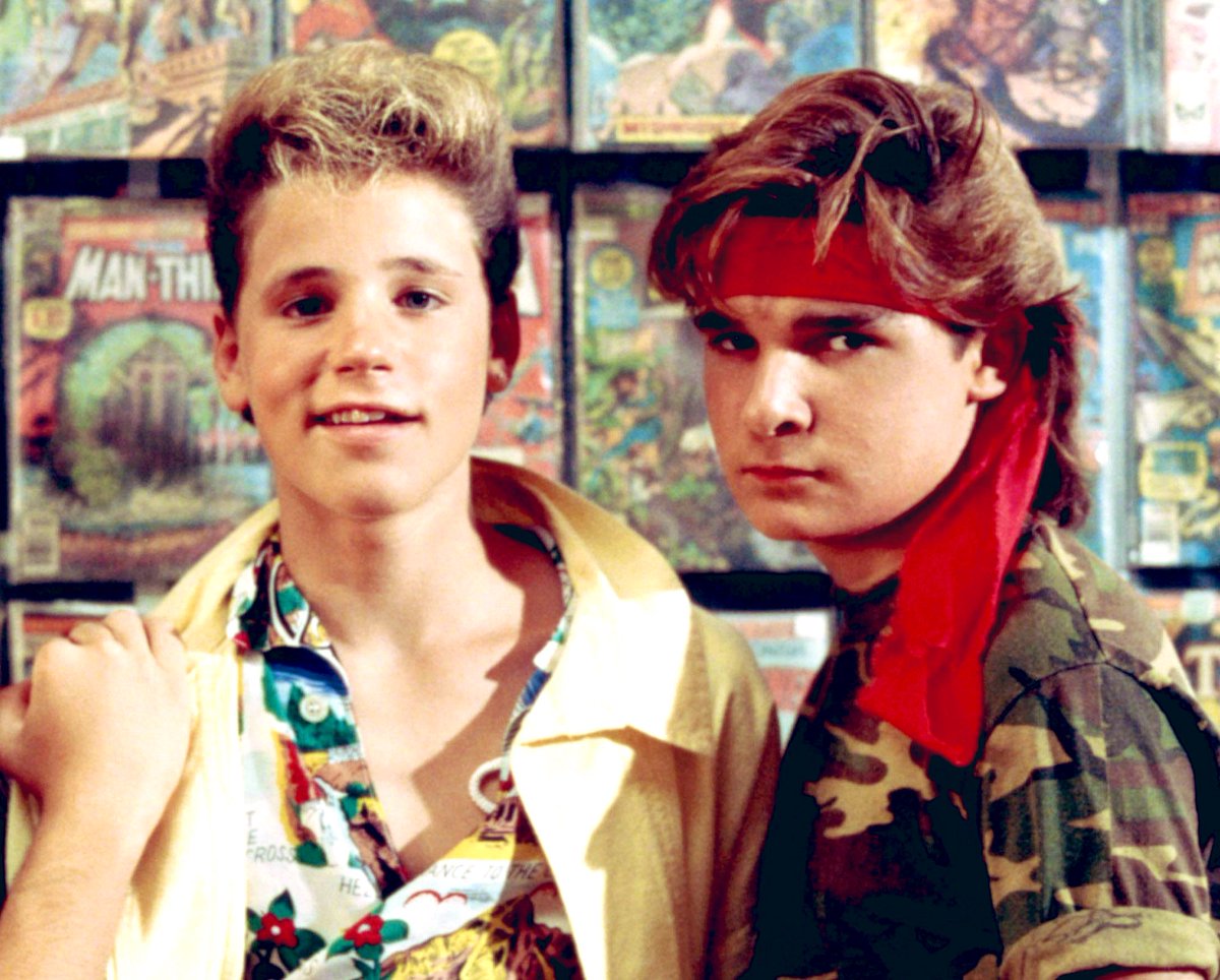 AmazingPopPod's tweet photo. Who remembers the Coreys? https://t.co/lvGLiXxXut