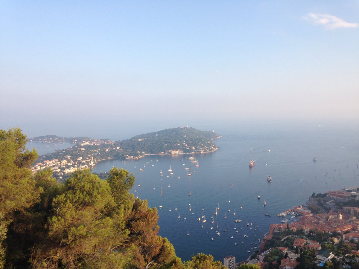 On prend de la hauteur et on admire notre jolie presqu’île de rêve et sa voisine @Villefranche06 🌿
@ExploreNCA @VisitCotedazur #saintjeancapferrat #day #villefranchesurmer #photo #CotedAzurFrance #frenchriviera #Mediterranean #vuemer #baie #WinterWeather