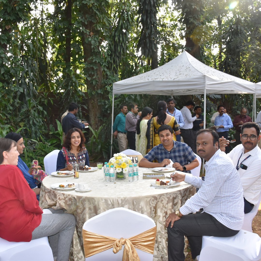 Here’s a glimpse of the Postal Heritage Walk held by The Department of Post, to commemorate the opening of the Sanje Anche Kacheri (Evening Post Office) in Bangalore.