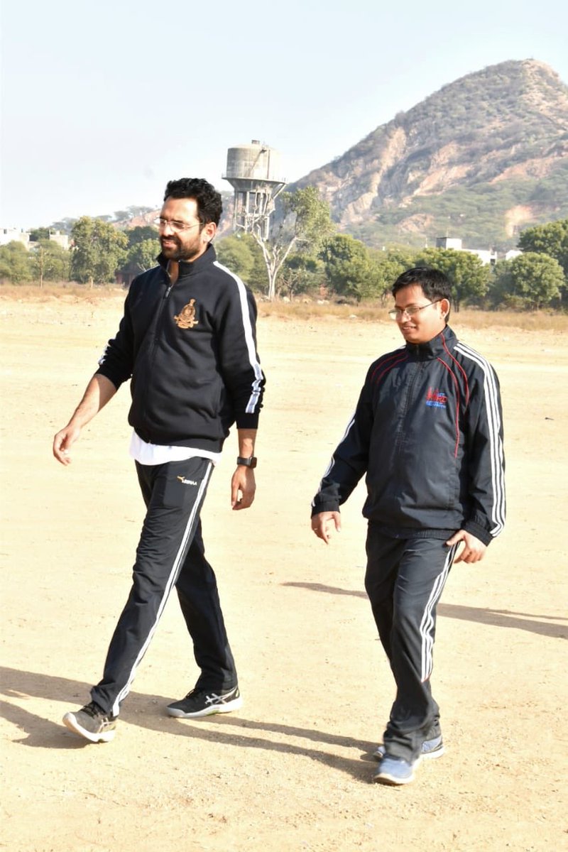 qummerchoudhary's tweet photo. Trying hands at District Sports meet of forest department. @Dausasports @VolleyballIndia @badmintondausa https://t.co/GDvIDoJiVv