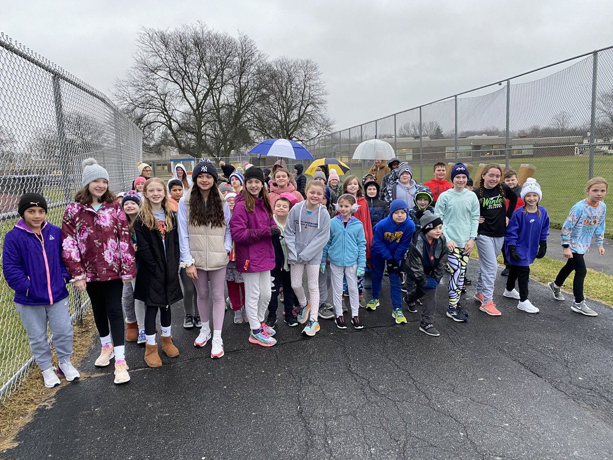 Starting this wet morning with the MRE Happy Feet Mile!  Impressive run by all!! 🥇🥈🥉Congrats to Gabby, Rylee and Madeline on their top 3 finish! <a href="/CoachFelice/">Mike Felice</a>