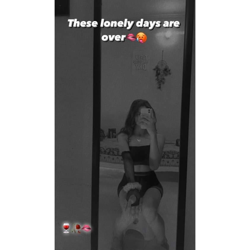 absolute_slut_'s tweet photo. Lonely days and nights.
.
.
.
.
#nsfwtwt #BBTitans #snow #ไบเบิ้ลบิว #سحبه_ميسي_على_الهلال #teen #AdultSocial #fun #Selfiee #mirror #trans #cute #nsfwaccount #tits #hookups #DaddysPrincess #daddyanddaughter #DaddySugar #SugarBabyTwitter https://t.co/TU2BtQqy81