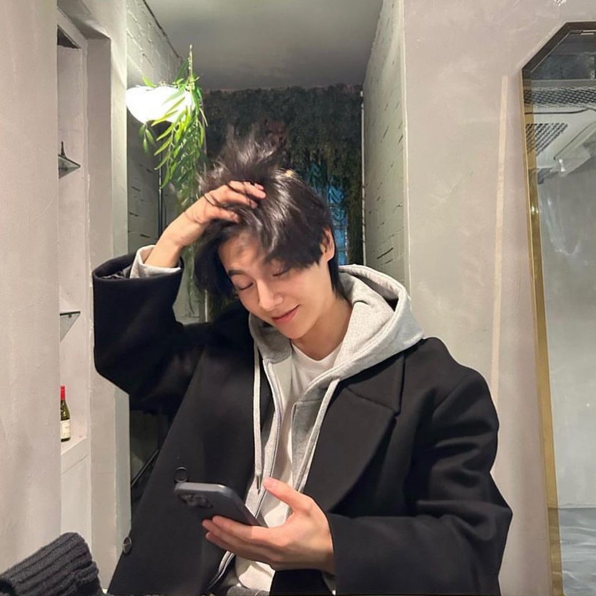 YooSaeVN's tweet photo. So cute 🥰 #leesaeon https://t.co/zbsx1OZREJ