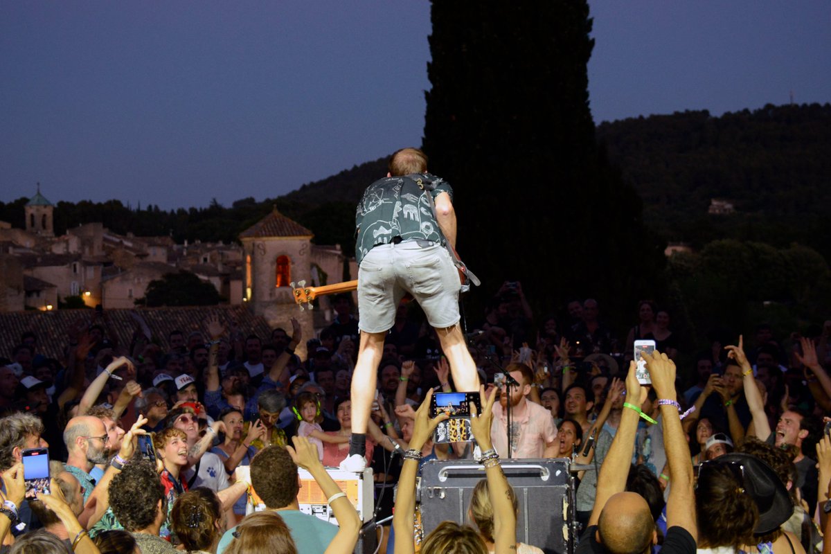 C'est les 10 ans du Yeah! Tu viens ? 🥳
Ouverture de la billetterie le 6 mars 2023 sur festivalyeah.fr
[📸 tcmphotographies]
#festivalyeah #festivalyeah2023 #Lourmarin #festival #musicfestival