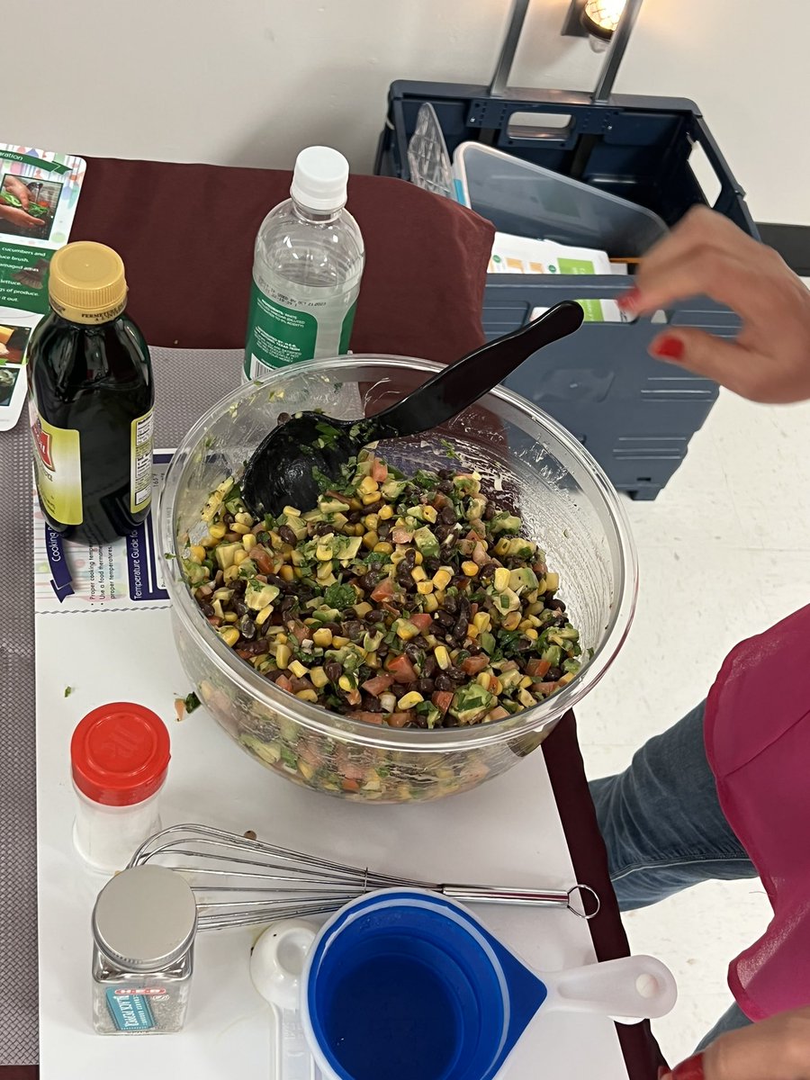 Another fantastic week with a good turnout!Parents learned different recipes to include vegetables in their meals, “ A New Beginning for a Healthier Life” by Texas A&M AgriLife Extension. #BISDfamily @BrazosportISD #beconnected #BISDpride