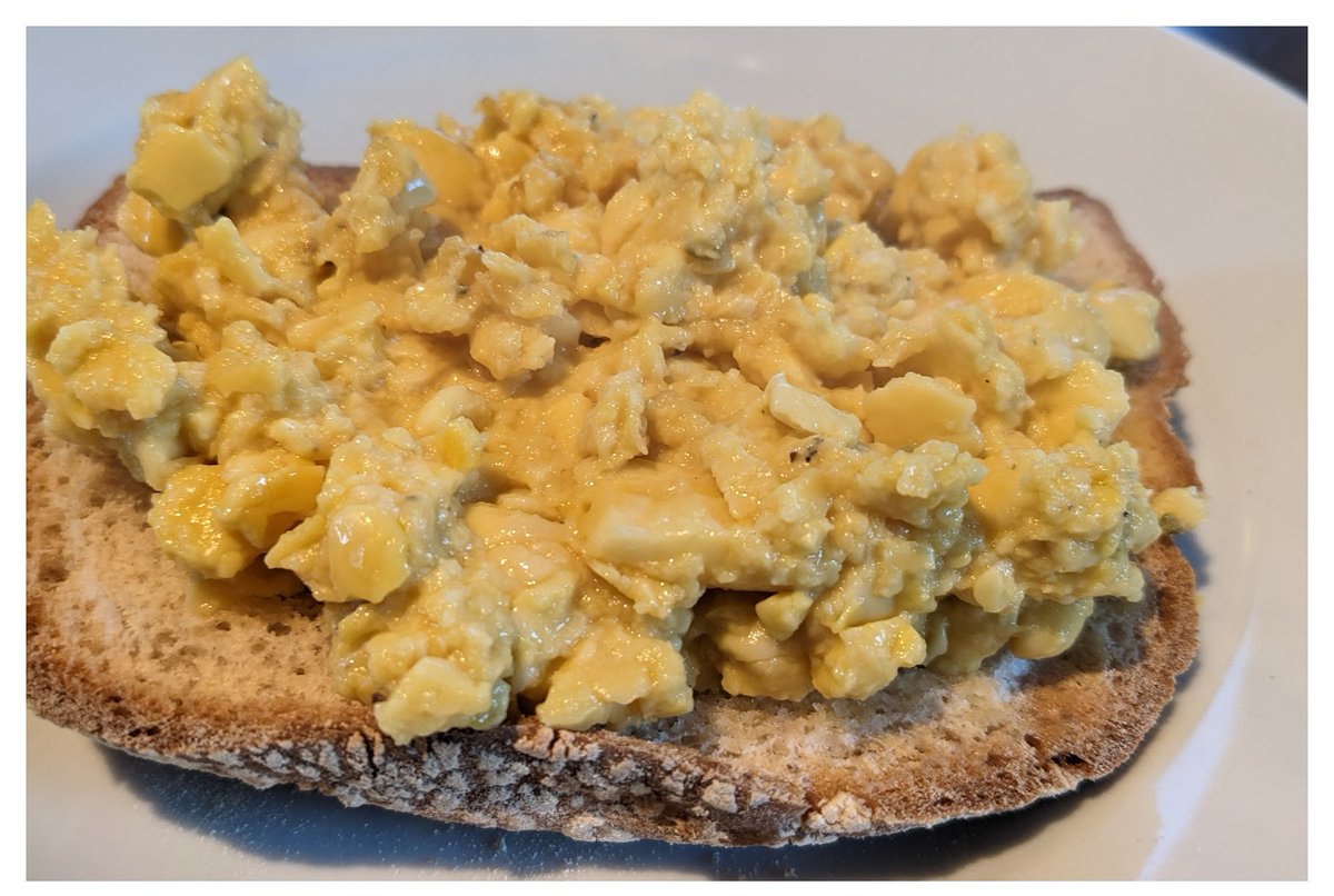 VeganOlive1's tweet image. People asked 4 scrambled #ackee recipe drain &amp;amp; rinse w water, add to pan with oil salt, pepper, kala namak (4 eggy flavour tho I don't bother) cook for 5 mins squash ackee to give consistency serve on toast #Veganfood #Veganuary #Veganuary2023 Drained ackee freezes well too 😋