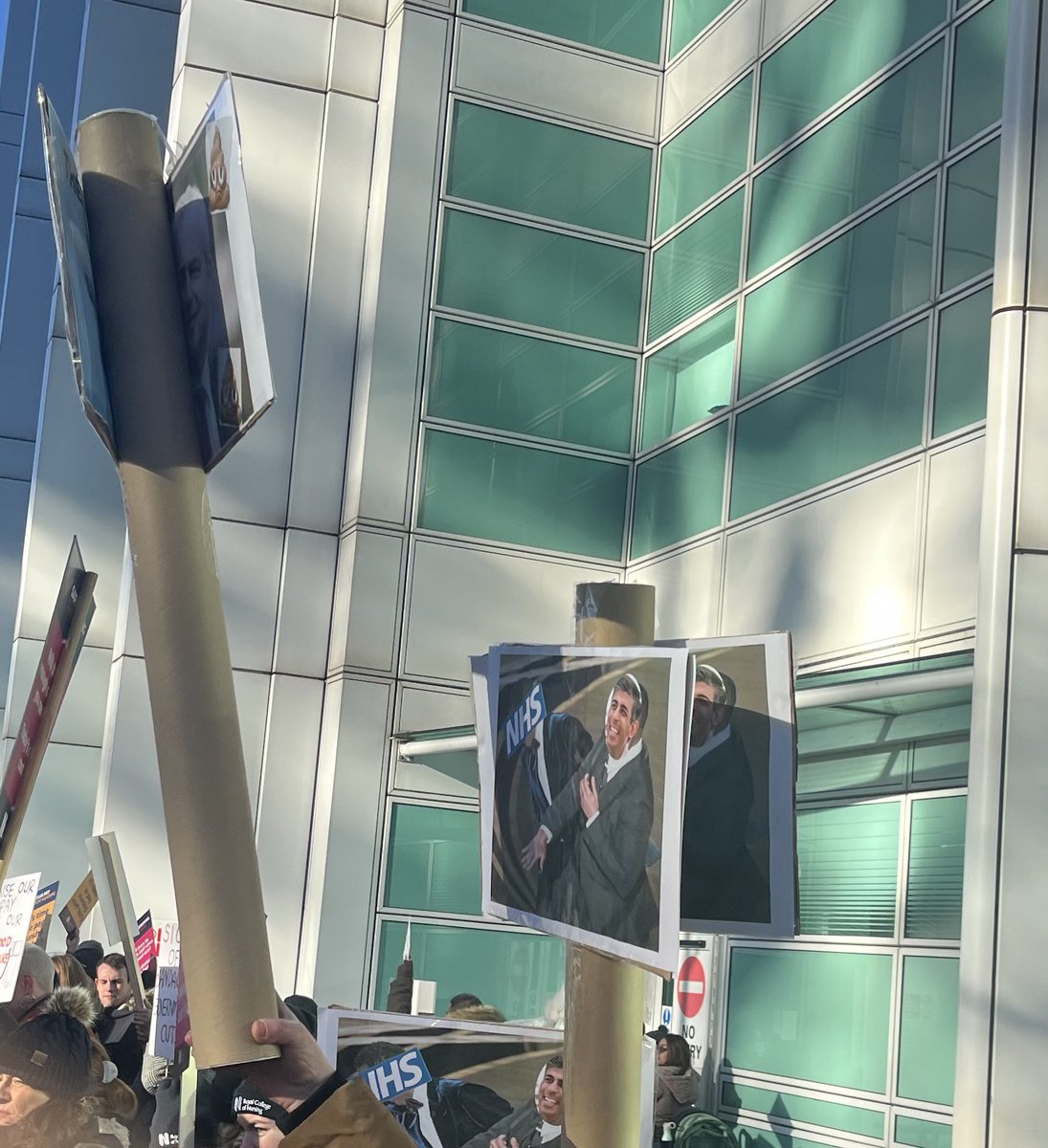 Selena (Hoskins) Leather tweet media