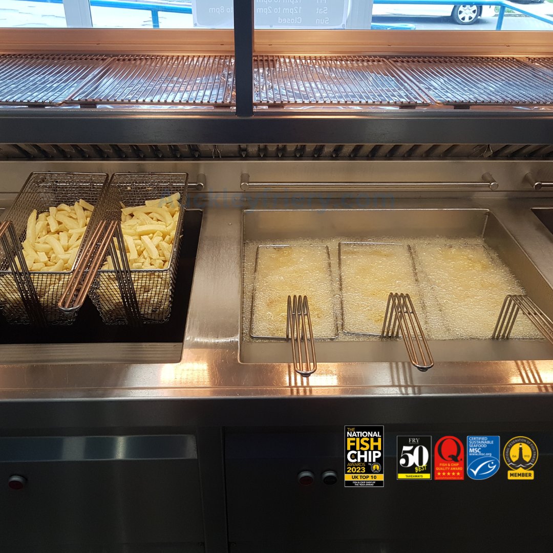 AuckleyFriery's tweet photo. It's Fryday!
#fishandchips #doncasterisgreat #awardwinning #top50 #top10 #cookedtoperfection #cookedtoorder #takeaway https://t.co/7oRO6oG6GR