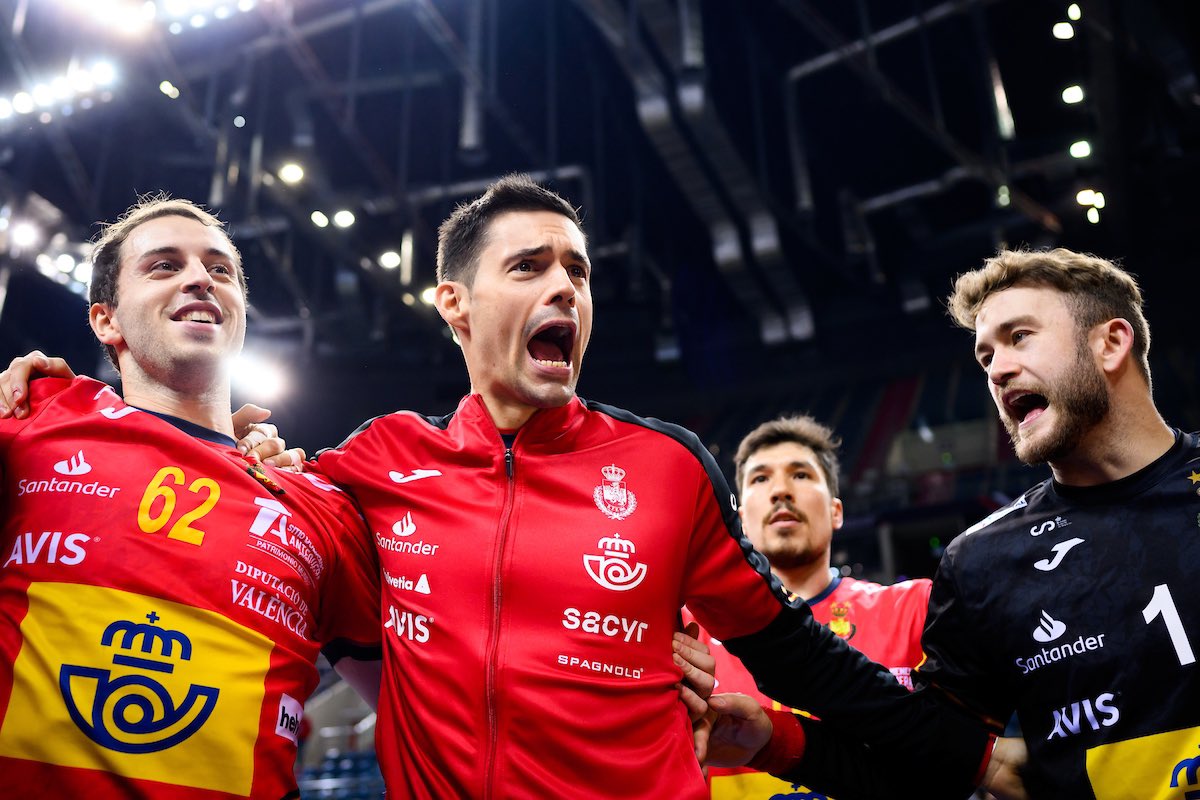 😍 Viendo estas caras, ¿cómo no vamos a ilusionarnos? ✨

👏🏻 ¡TODOS CON VOSOTROS, #Hispanos🇪🇸! 

#StickTogether #POLSWE2023 #SerHispano