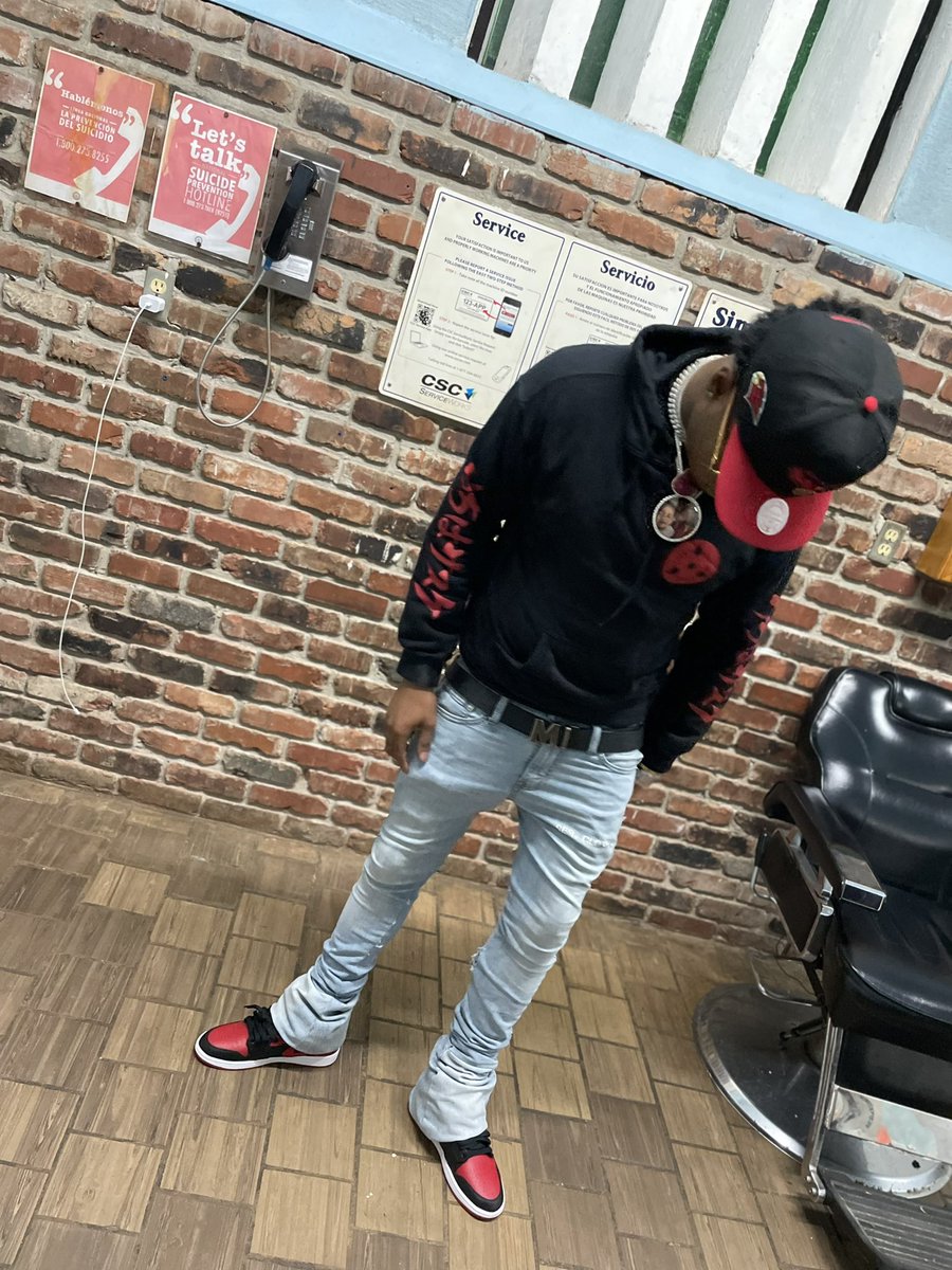 YoBarberGlizz's tweet photo. All the drigs we sold all the shit we too #FreeMe ‼️🌪️🎱 https://t.co/PL2Ro48szQ