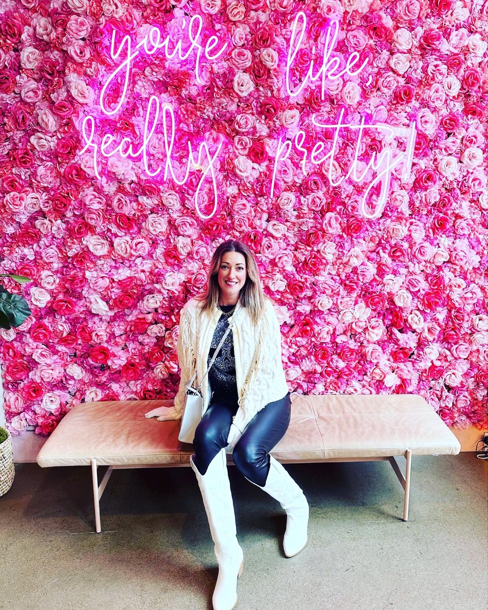 ChelseaKRayBlog's tweet image. New Blog Post: Nashville Chic        Chelseakray.com