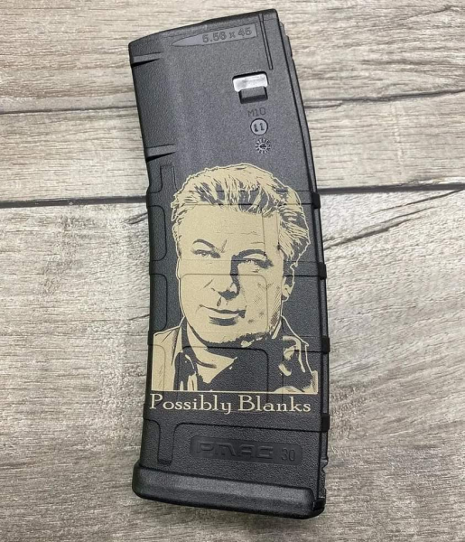 Mrgunsngear's tweet photo. 1. Do you trust that they're blanks?
2. I need one of these 😎
#Baldwin #rust #blanks #LeftistPrivilege https://t.co/7tiwDoqzoB