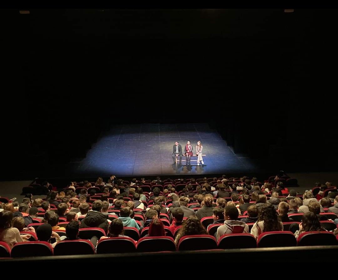 Marion 13 ans pour toujours
D'une histoire personnelle peut naître l'universel !
En tournée. Salles combles, merci au public.
Raconter, sensibiliser, agir.
Une œuvre culturelle,pédagogique pour éviter le pire !
#NonauHarcelement 
Frédéric Andrau Valérie da Mota Renaud Le Bas Nina