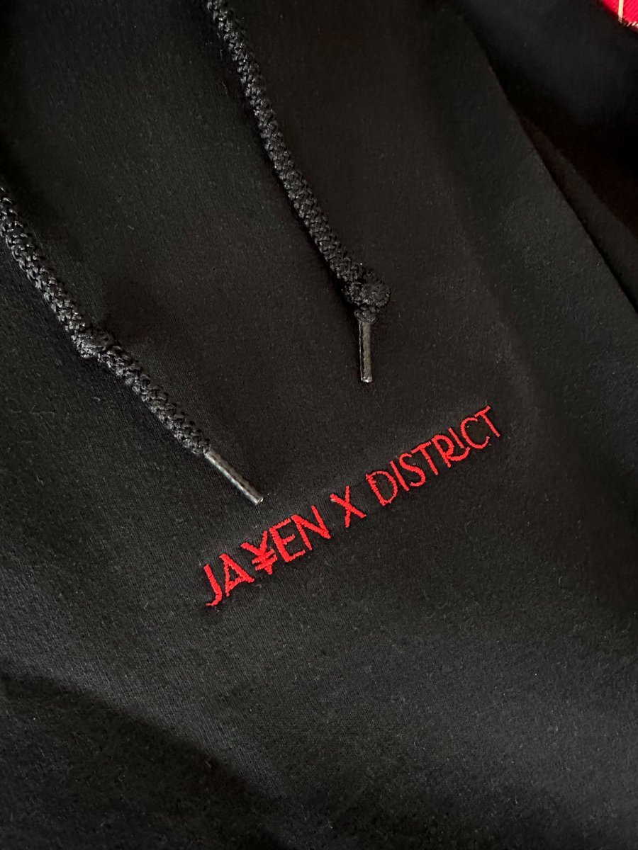 ja¥en x district tweet media