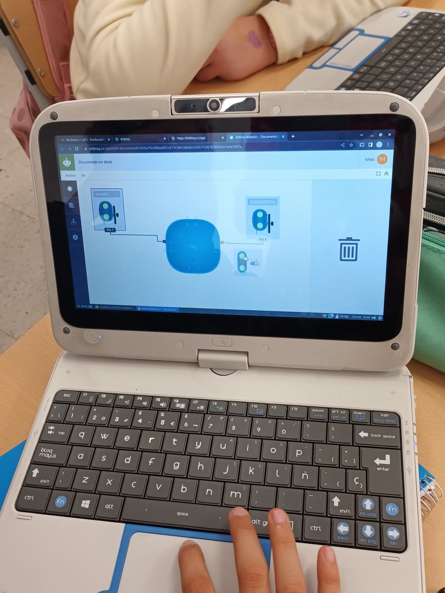 MusicaMarisa's tweet photo. Comenzamos nuestro entrenamiento en retos para Roboreto 2023. ¡Entusiasmados!
#ceipelllano
#RoboReto23
#CodeReto
@robo_reto https://t.co/CqXecA9qIr