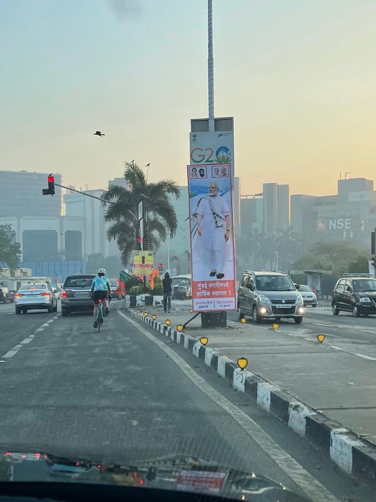 SPotted this on the early morning commute to work today. All signals at #bkc were stopped with 1000 cops manning them, dreading the traffic tomorrow #mumbaitraffic #modivisit