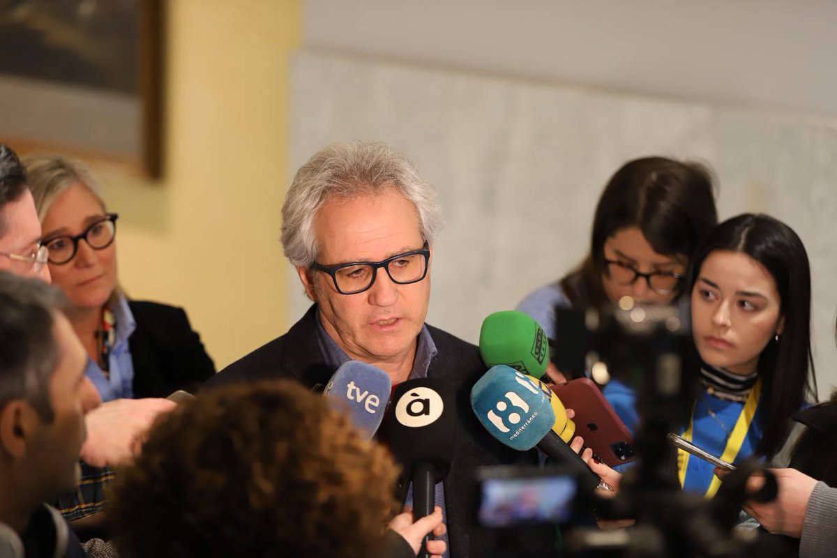 CsCValenciana's tweet photo. 🍊🆕 @mamen_peris será la nueva síndica de @CiudadanosCs en Les Corts

👉 Lo ha decidido el grupo parlamentario en una reunión que ha contado con la presencia del coordinador nacional @CPerezNievas

🔝 En CS salimos con mucha fuerza a defender el espacio liberal. ¡Te lo contamos! https://t.co/q7oDdGEuqt